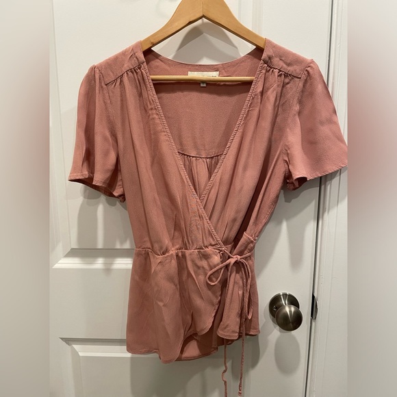 june & hudson Tops - June & Hudson Ruffle Sleeve Wrap Top in Muave Sz L